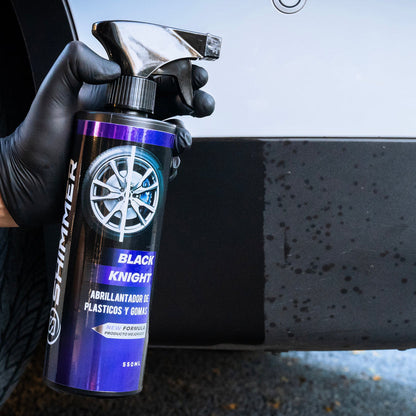 BLACK KNIGHT - Abrillantador de Plásticos y Gomas